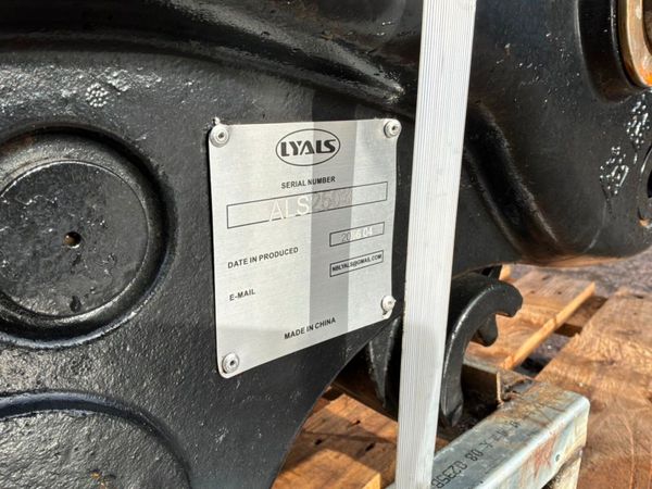 New unused hydraulic Quick hitch.....60mm pins.... 397373622