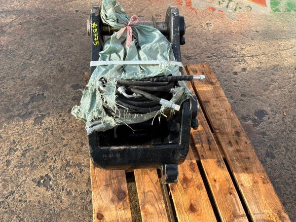 New unused hydraulic Quick hitch.....60mm pins.... 397373635
