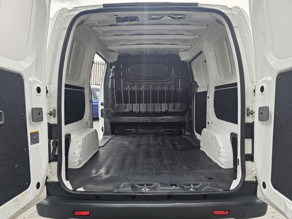 NISSAN NV200 // 08/27 DOE // NO VAT 397303205