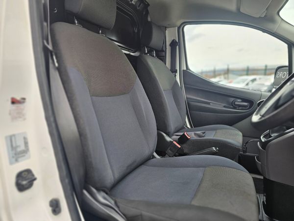 NISSAN NV200 // 08/27 DOE // NO VAT 397303226