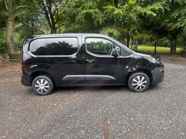 2021 Peugeot Partner, 4 of 23