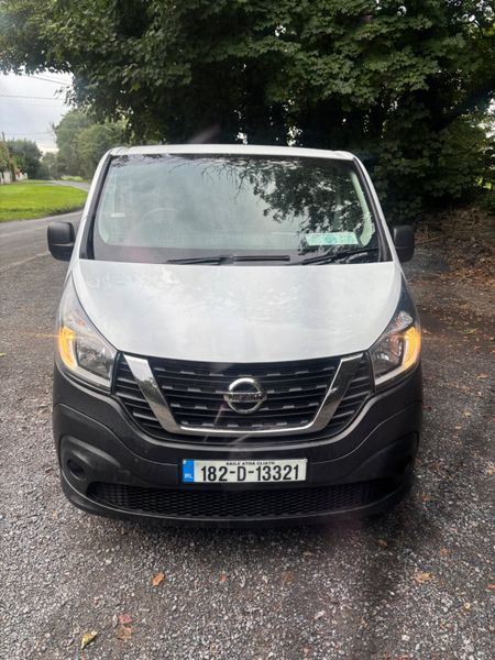 2018 Nissan NV300, 2 of 17