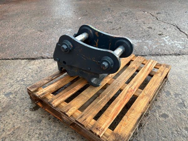 Hydraulic Quick hitch....70mm pins.......5789. 397321898