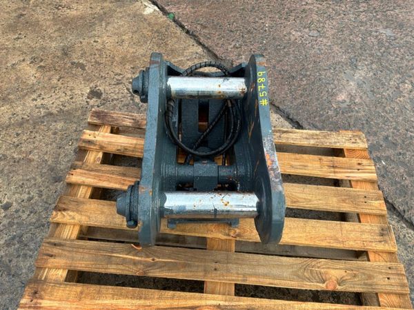 Hydraulic Quick hitch....70mm pins.......5789. 397321908
