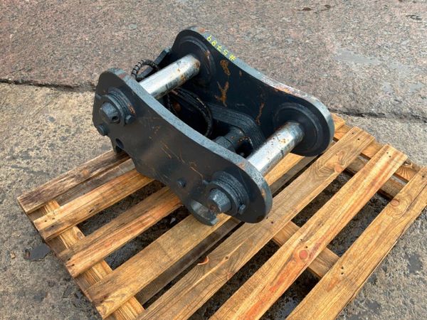 Hydraulic Quick hitch....70mm pins.......5789. 397321909