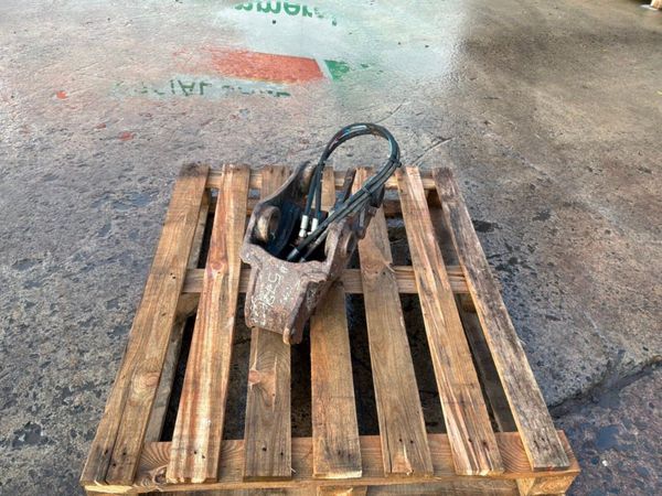 Kubota hydraulic quick hitch.....45mm pins ...5784 397321932