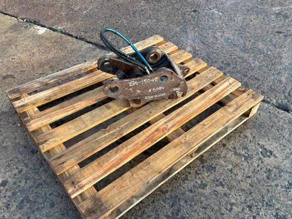 Kubota hydraulic quick hitch.....45mm pins ...5784 397321935