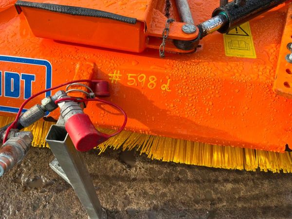 Wiedenmann combi clean road sweeper attachment..59 397327946