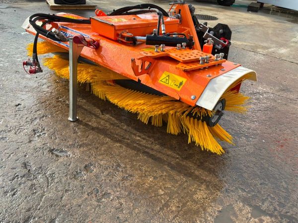 Wiedenmann combi clean road sweeper attachment..59 397327947