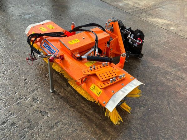 Wiedenmann combi clean road sweeper attachment..59 397327963