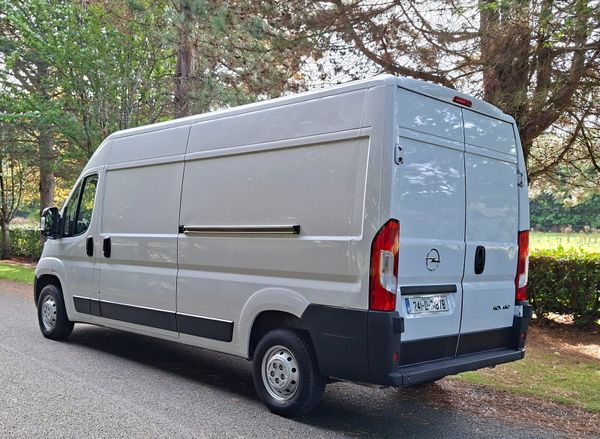 2024 Opel Movano, 2 of 10