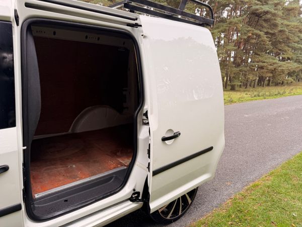 Volkswagen Caddy 2013 TDI 19” Wheels 397448647