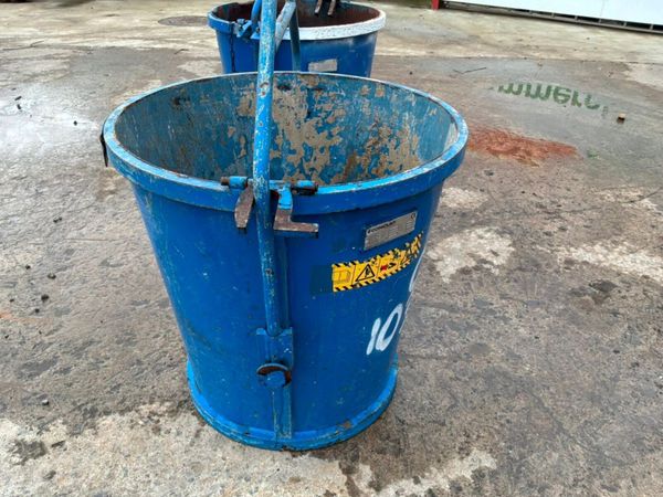 Conquip 250 litres self tipping muck bucket....... 397420696