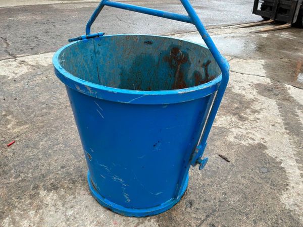Conquip 250 litres self tipping muck bucket....... 397420614