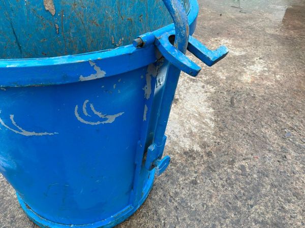 Conquip 250 litres self tipping muck bucket....... 397420616