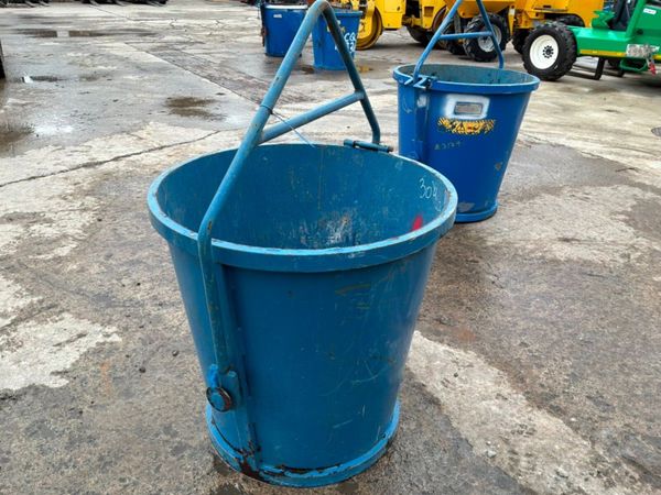 Conquip 250 litres self tipping muck bucket....... 397420619