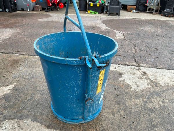 Conquip 250 litres self tipping muck bucket....... 397420621