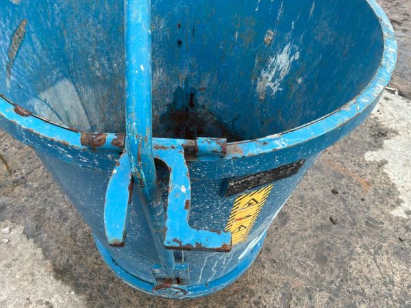 Conquip 250 litres self tipping muck bucket....... 397420622