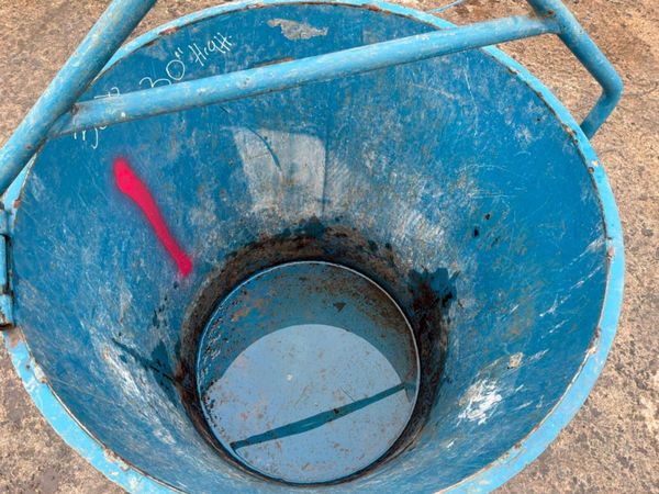 Conquip 250 litres self tipping muck bucket....... 397420623