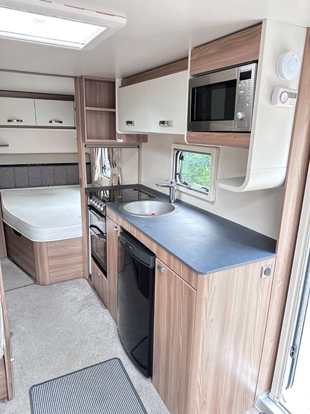 ✨STUNNING SWIFT SPRITE QUATTRO 6 BERTH✨ 397550790