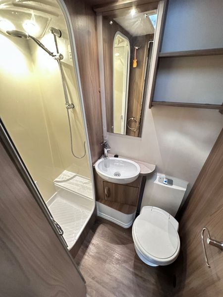 ✨STUNNING 2016 SWIFT SPRITE MAJOR 6 TD 6 BERTH✨ 397521913