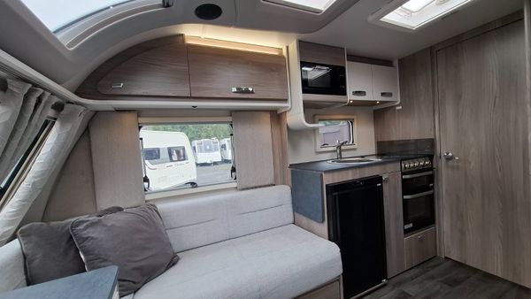 Swift Henbury Caravan End Bedroom Island Bed 397522302
