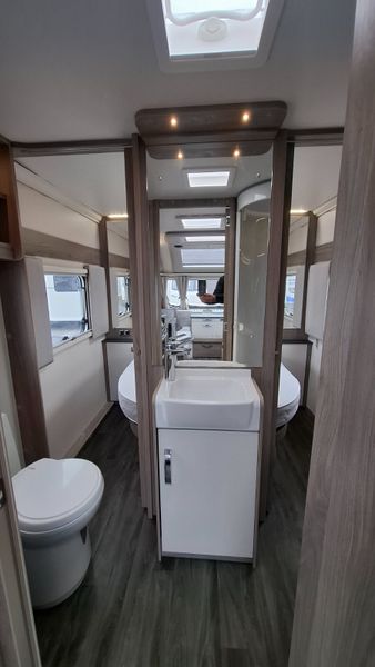 Swift Henbury Caravan End Bedroom Island Bed 397522306
