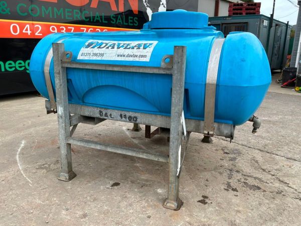 2000 litres Water bowser / Galvanised stand....509 397668117