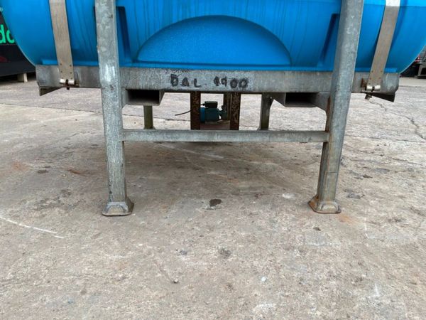 2000 litres Water bowser / Galvanised stand....509 397668119