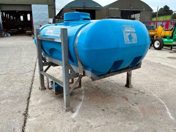 2000 litres Water bowser / Galvanised stand....509 397668124
