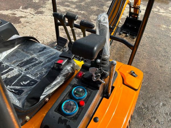 New Captok 16PD Diesel mini micro digger....1726. 397675508