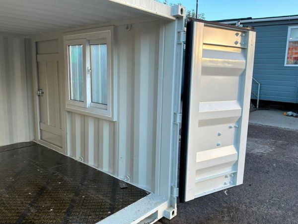 New MINI  9ft x 5'6" steel storage container.....6 397743218