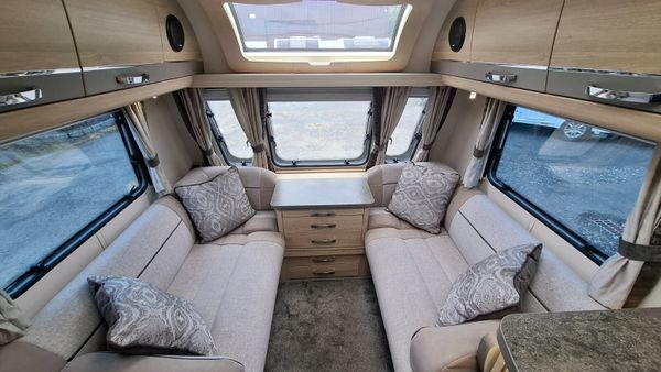Elddis Crusader Aurora End Bedroom Island Bed 397748945