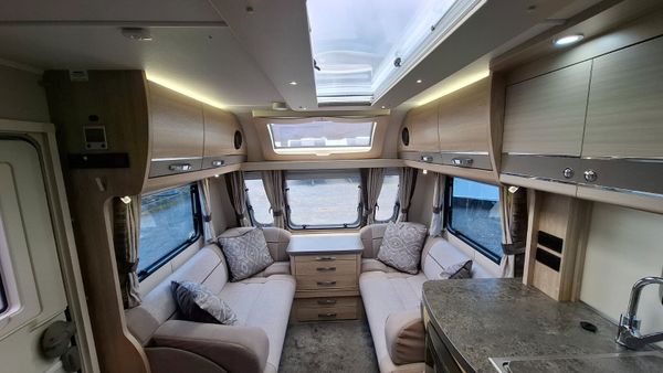 Elddis Crusader Aurora End Bedroom Island Bed 397748946