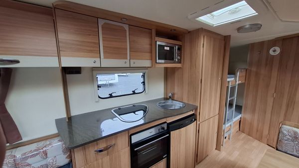 Bailey Pursuit 5 berth caravan 397756001