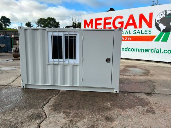New MINI  9ft x 5'6" steel storage container.....6 397763420