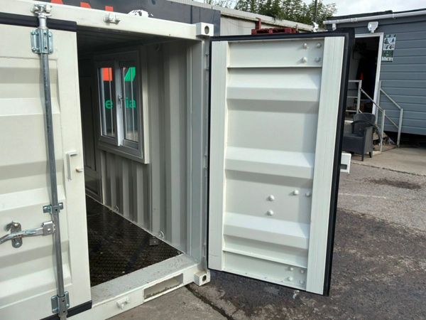 New MINI  9ft x 5'6" steel storage container.....6 397763424