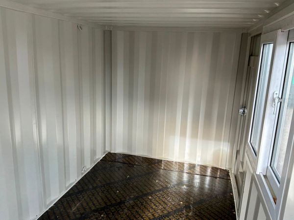 New MINI  9ft x 5'6" steel storage container.....6 397763425