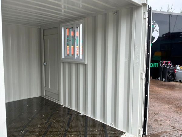 New / unused 11ft x 7ft shipping / storage contain 397720285