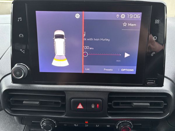 Fiat DOBLO new model 3 seats,18000kms  like new 397722384