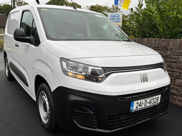 Fiat DOBLO new model 3 seats,18000kms  like new 397722326