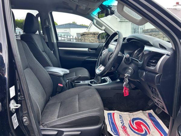 2023 Toyota Hilux 2.8 SR5 204 Bhp 397726960