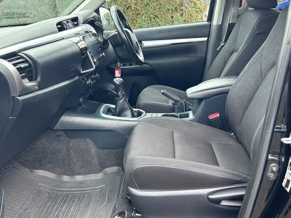 2023 Toyota Hilux 2.8 SR5 204 Bhp 397726962