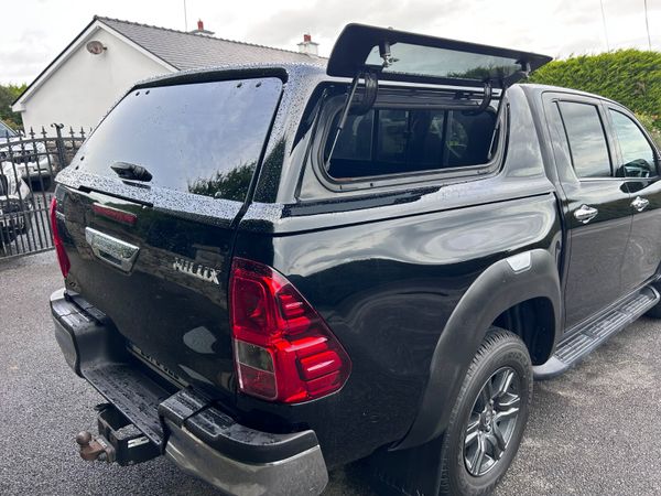 2023 Toyota Hilux 2.8 SR5 204 Bhp 397726963