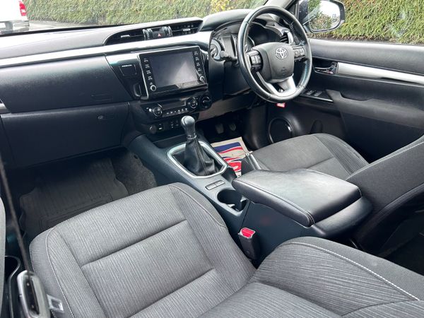 2023 Toyota Hilux 2.8 SR5 204 Bhp 397726967
