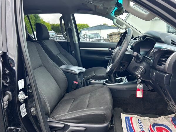 2023 Toyota Hilux 2.8 SR5 204 Bhp 397726971