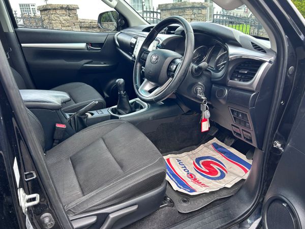 2023 Toyota Hilux 2.8 SR5 204 Bhp 397726978