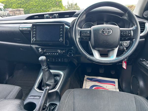2023 Toyota Hilux 2.8 SR5 204 Bhp 397726981