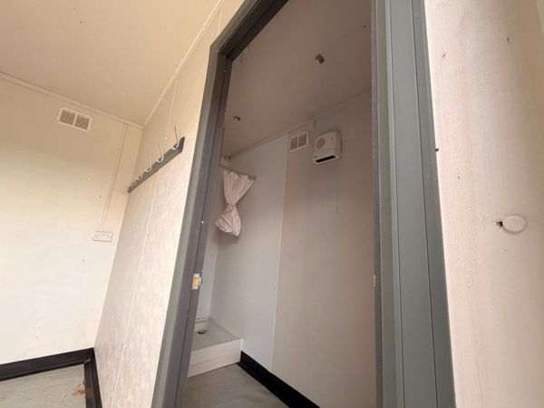 20 x 10 Thurston Office / Drying Room / Welfare Un 397848198