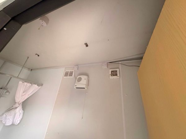 20 x 10 Thurston Office / Drying Room / Welfare Un 397848202